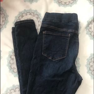 Old Navy Rockstar pull on jeans